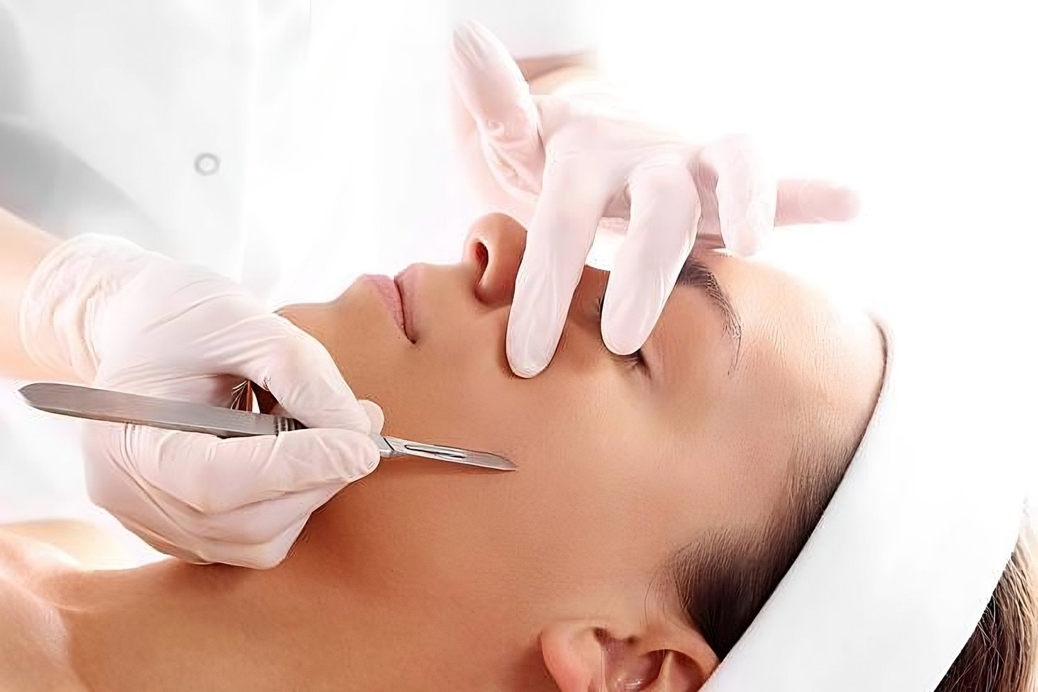 Dermaplaning exfoliation treatment